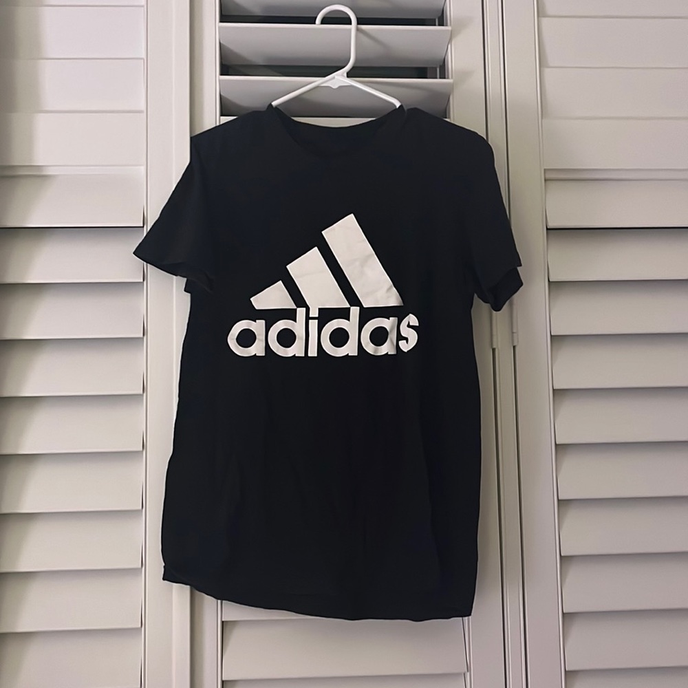 women’s adidas tee (size small